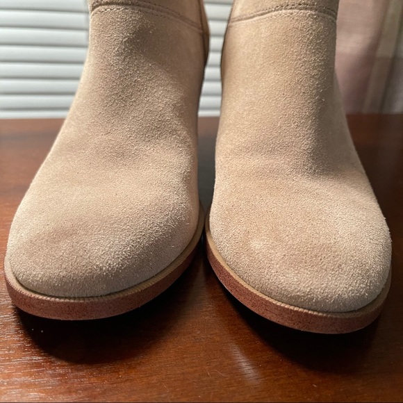 Ivanka Trump Thelma Tan Suede Ankle Boots Size 10 - Picture 14 of 16